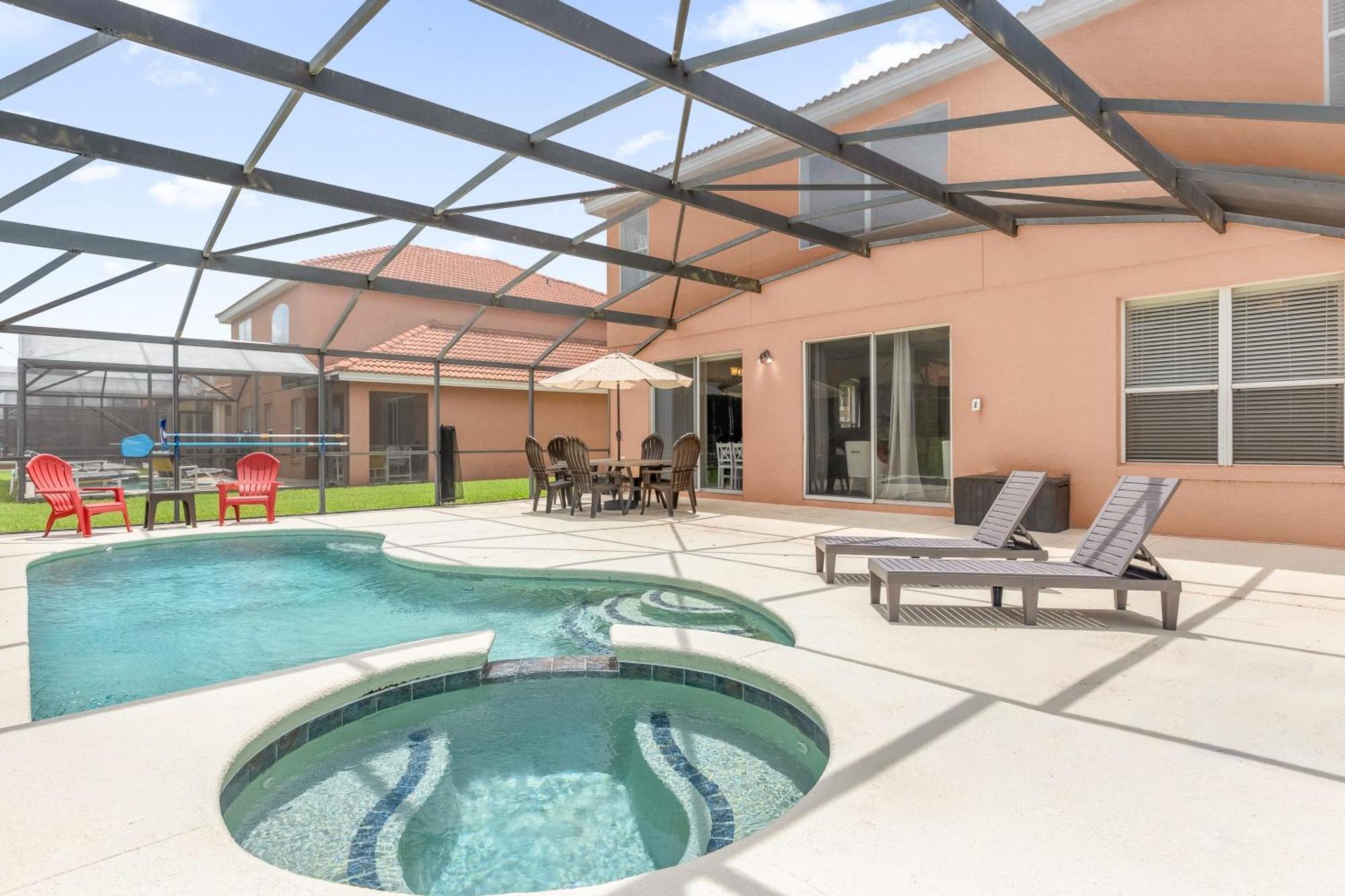 Large Spacious Home W Private Pool & Hot Tub Davenport Buitenkant foto
