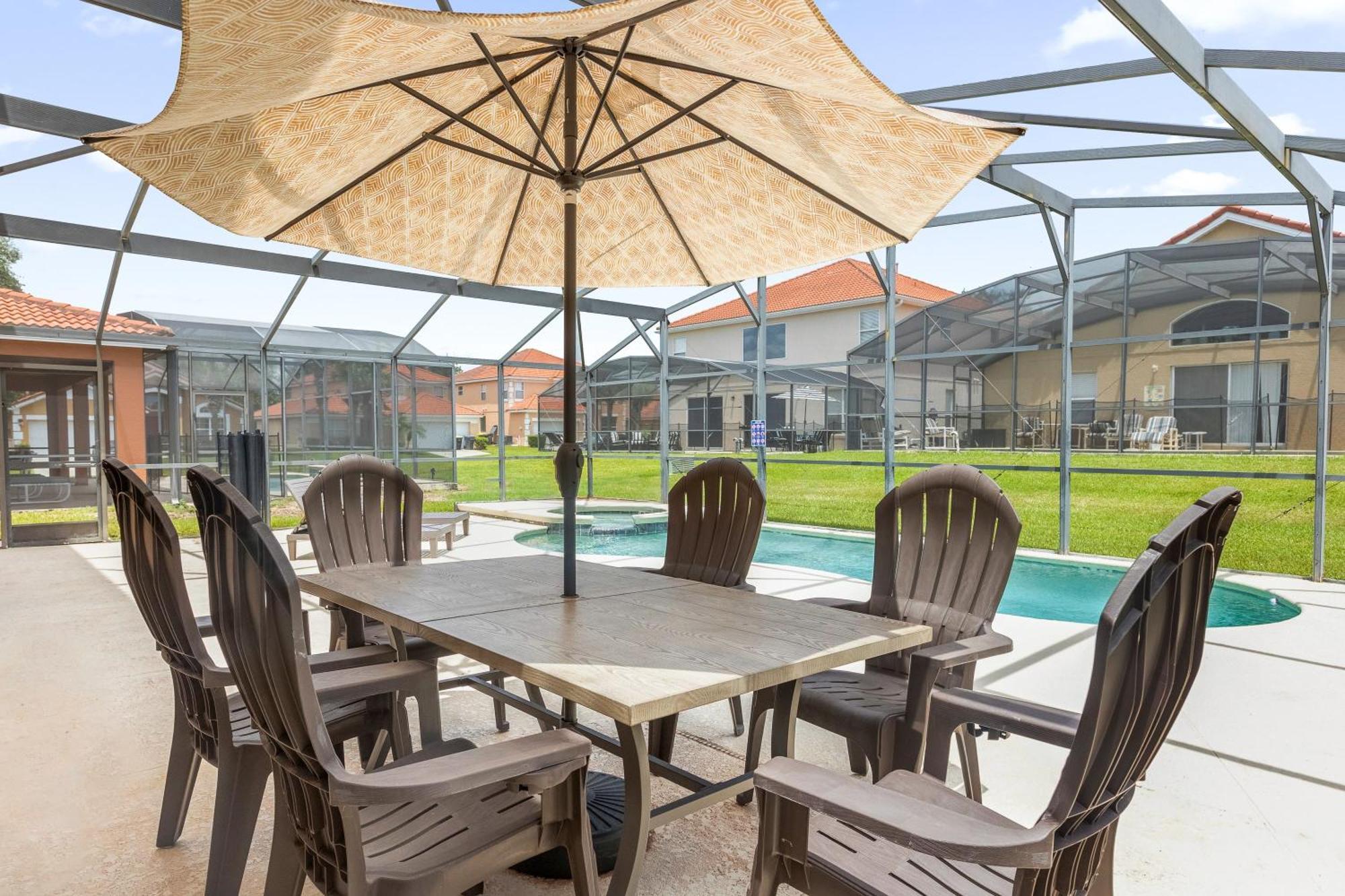 Large Spacious Home W Private Pool & Hot Tub Davenport Buitenkant foto